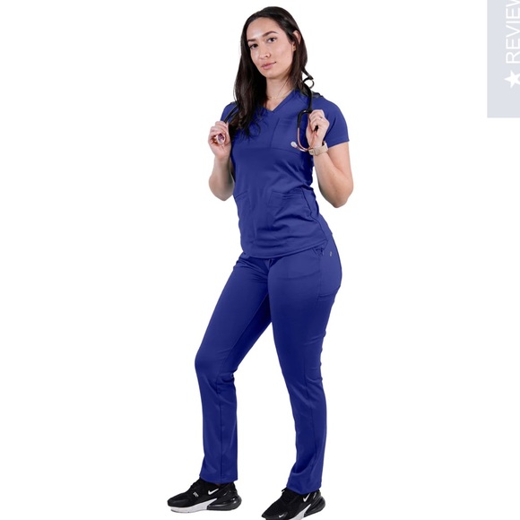 Fit Scrubs Evrpur® Women's "Pocket Plus" Scrub Top - Picture 3 of 6